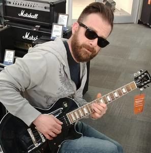 Meet your Posher, Angelo